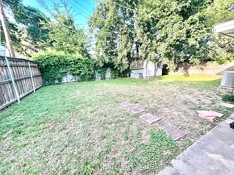 1909 Colony Dr — Photo 20