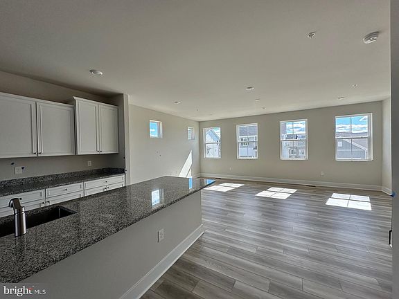 5th image of 10705 Millport St