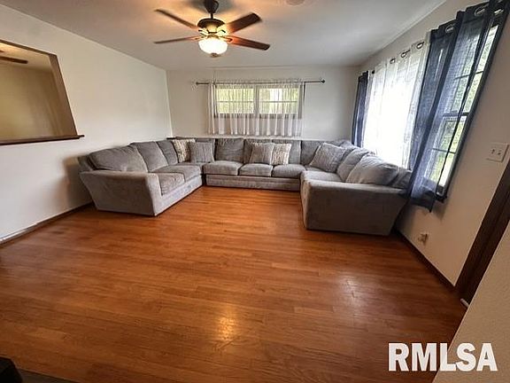 5th image of 1483 W Walnut St