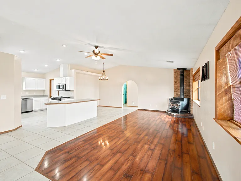 1895 S Yellow Brick Rd — Photo 3