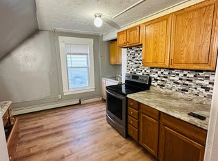 19 Ash St, Manchester, NH 03104