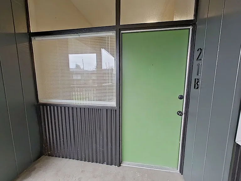 University Manor - Newly Renovated Units just a short walk from Campus! — Photo 44