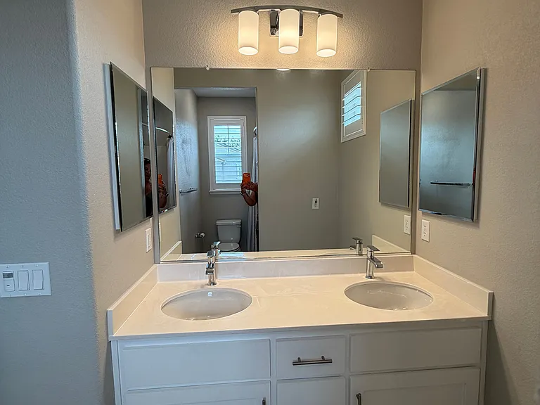 700 Apricot Cir — Photo 25