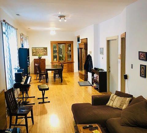 3rd image of 1118 N Ashland Ave
