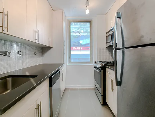 Rented by Halstead Real Estate | media 8