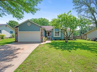 2014 Mound St, Winfield, KS 67156