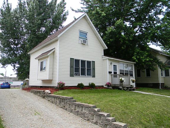 2nd image of 611 Elm Ave W