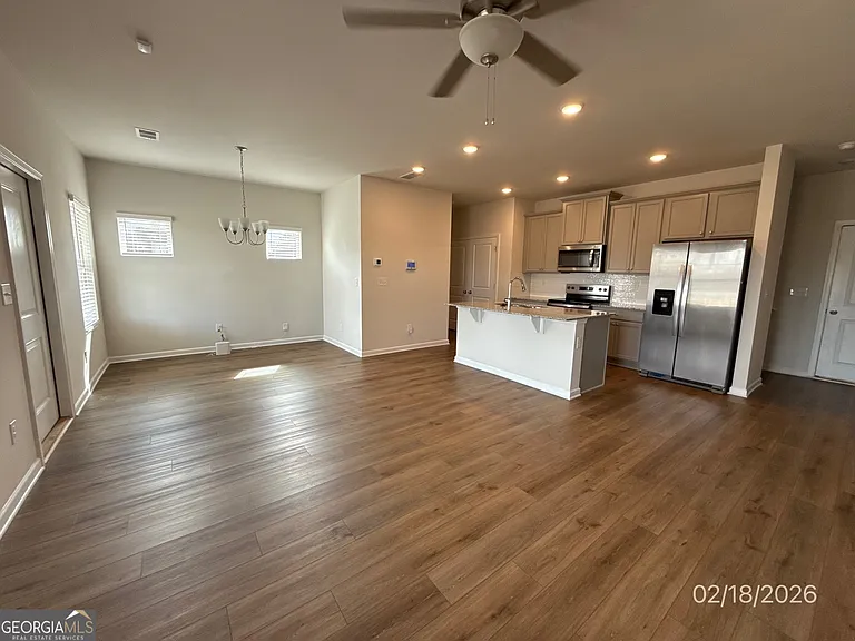 333 S Point Blvd — Photo 4