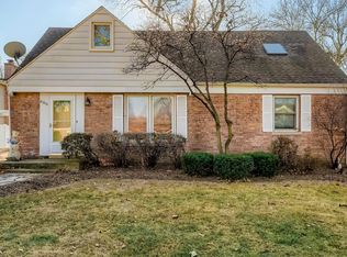 609 Albion Ln, Mount Prospect, IL 60056