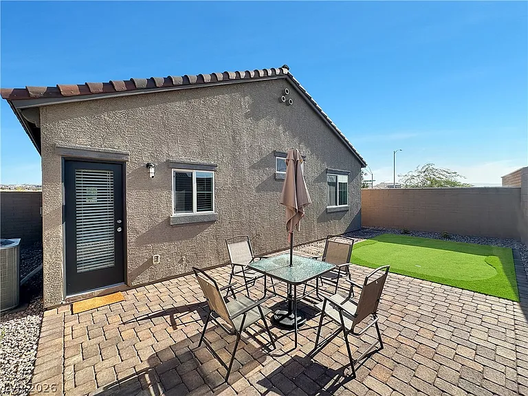 40 Cadence Crest Ave — Photo 7