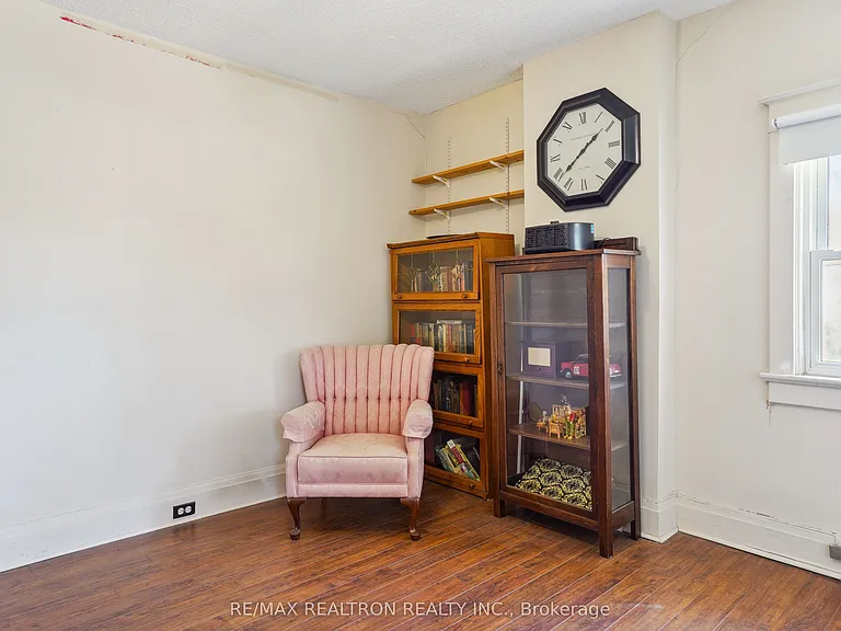 2585 Lake Shore Blvd W — Photo 27