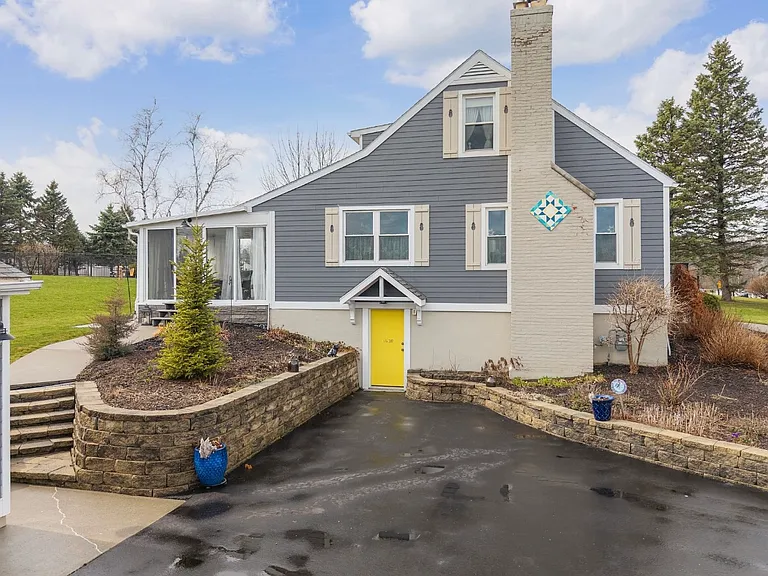 312 Boght Rd — Photo 14