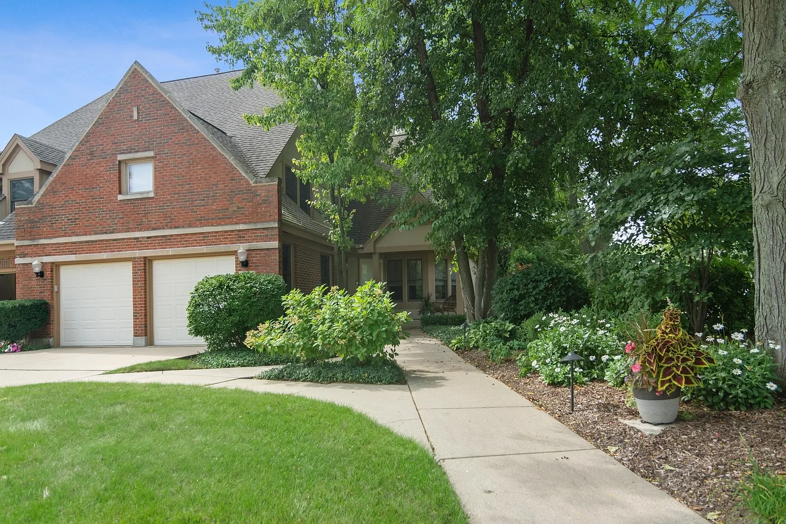 2569 Windrush Ln photo 1