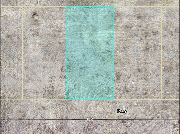 13 2nd St, Perry, KS 66073
