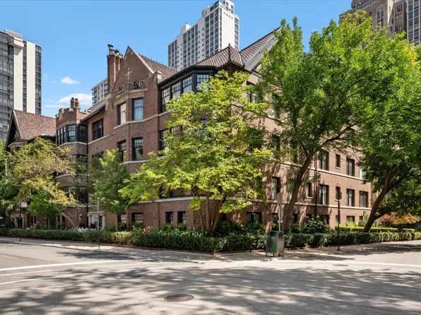 1235 N Astor St APT 2N, Chicago, IL 60610