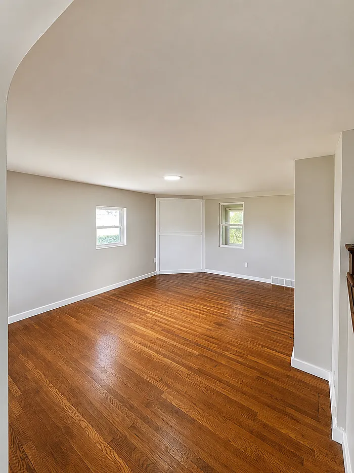 3 bed, 1.0 bath, $2,000 — Photo 2