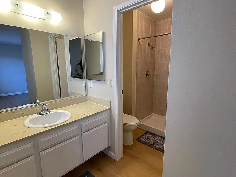 8421 Westwood Dr — Photo 11