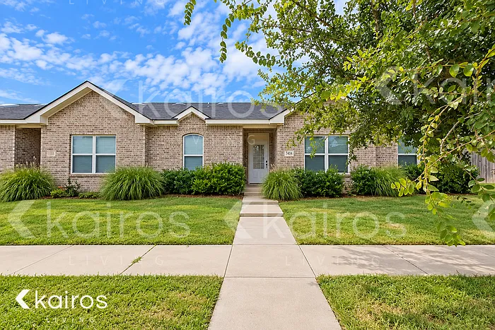 7404 Mosley St