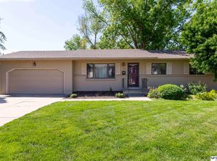 525 Cordes Dr, Papillion, NE 68046