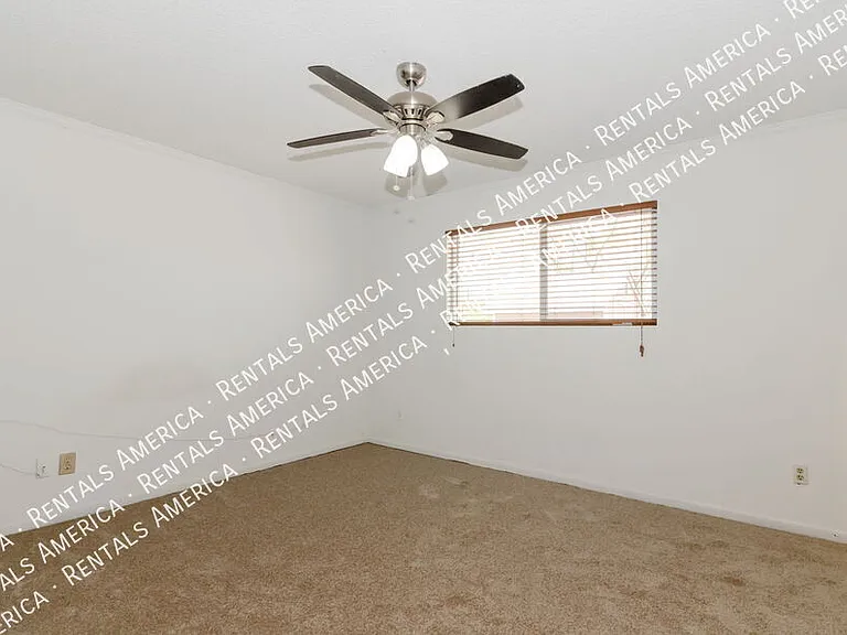 7868 N Soledad Ave — Photo 17