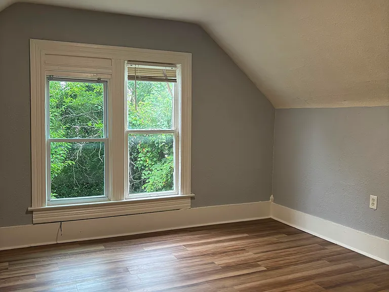 3928 Highland Ave — Photo 13