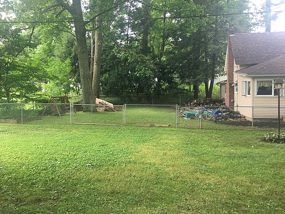 4th image of 1383 Mill St