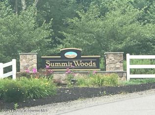 100 Cold Spring Ct, Moscow, PA 18444