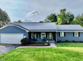 379 Summit Ave, Lewisburg, WV 24901