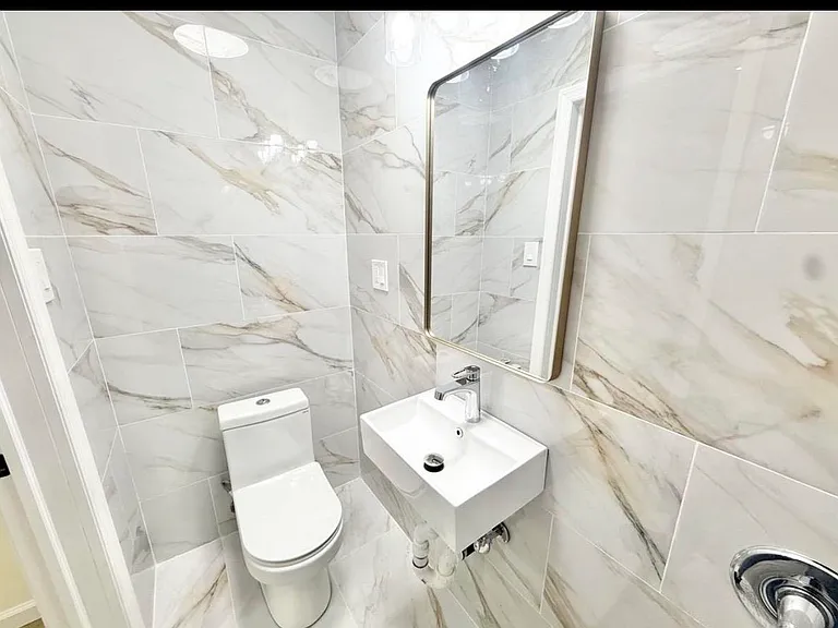 588 Avenue A #3 — Photo 14