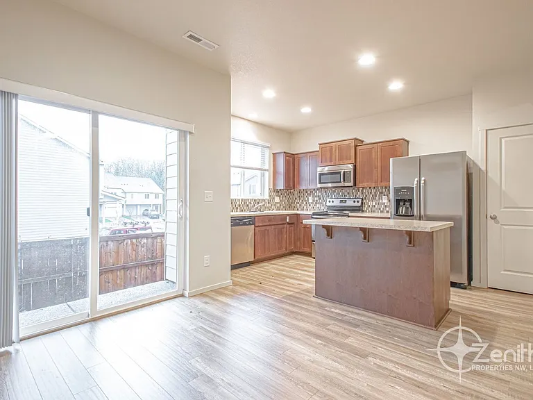8515 NE 13th Pl — Photo 6