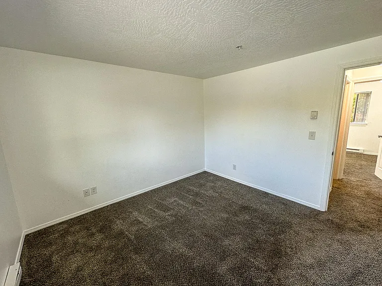 3456 Hadley St NE — Photo 18