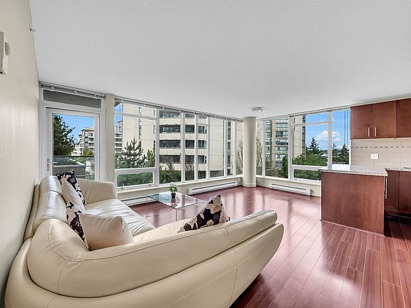 4th image of 8288 Lansdowne Rd #703