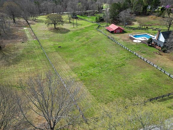 3rd image of 739 Jenkins Bridge Rd