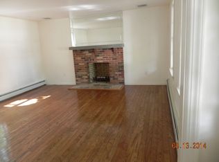 1056 River Rd, New Milford, NJ 07646