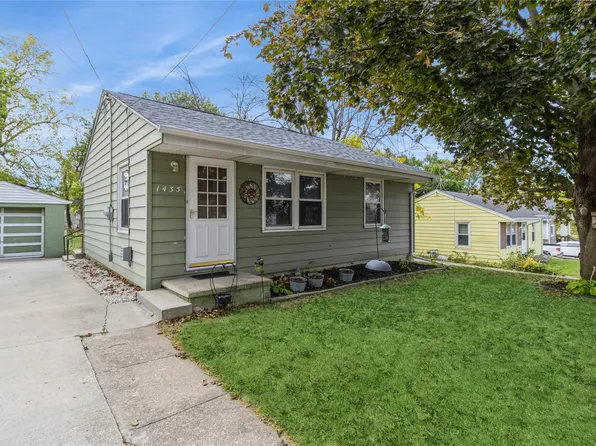 1435 E Creston Ave, Des Moines, IA 50320