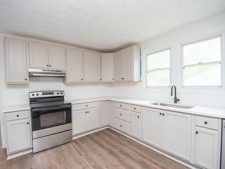 903 Georgia Ave — Photo 9
