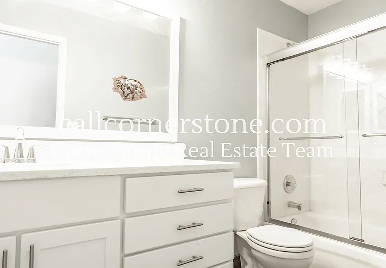 4735 Malcom Ct — Photo 23