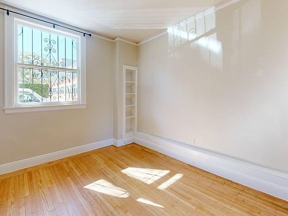 4th image of 402 Duboce Ave #115