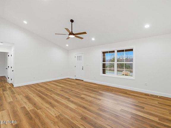 5th image of 179 Owen Moore Ln