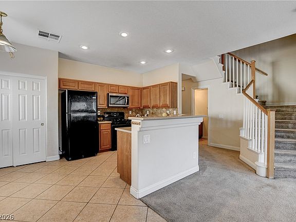 3rd image of 1105 Pleasure Ln Unit 102