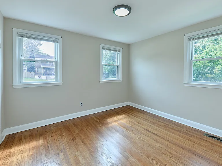 5618 Belleville Ave — Photo 25