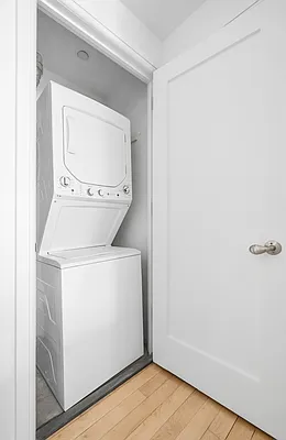 Laundry, photo 1