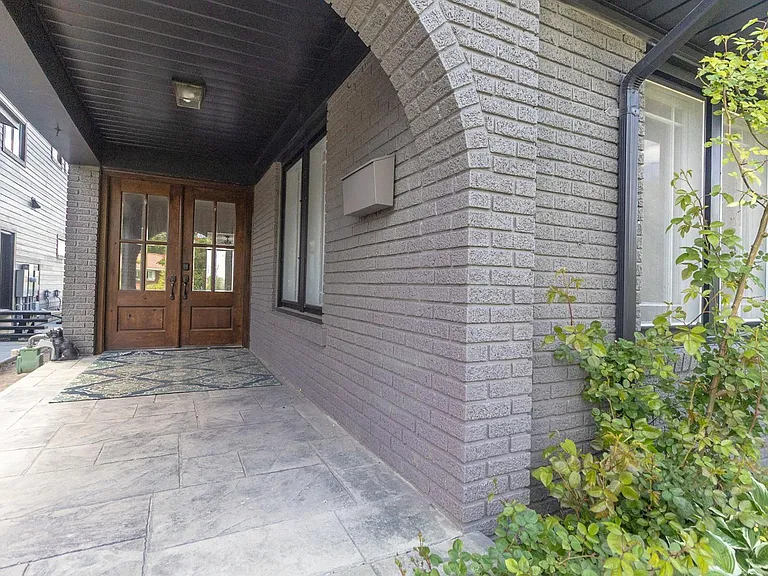 1210 River Rd — Photo 4