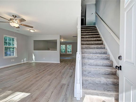 2nd image of 12 Glenabbey Dr NW