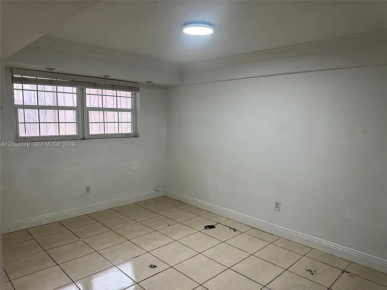 11 SW 32nd Ave #1 — Photo 8