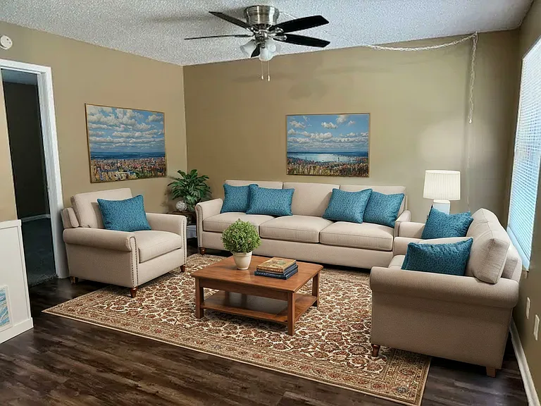 South Castle Apartments — Photo 17