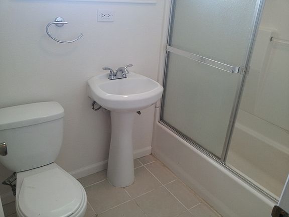 5th image of 1129 Klengel St