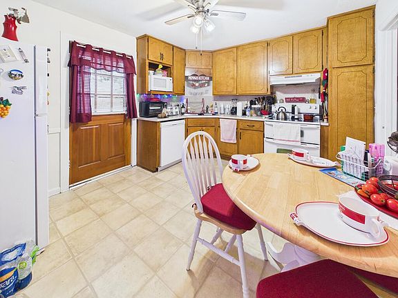 5th image of 2313 Welch Dr
