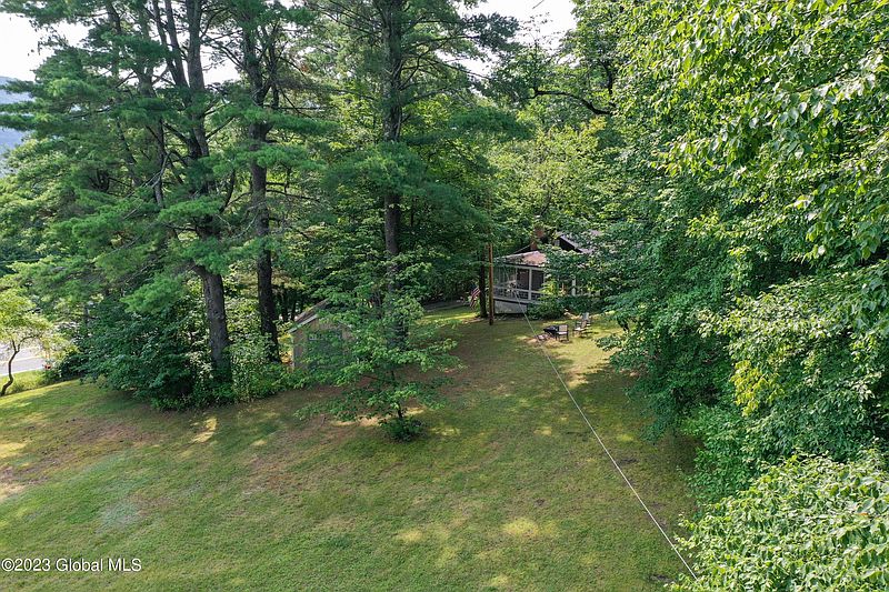 3rd image of 12 Springmeyer Hill