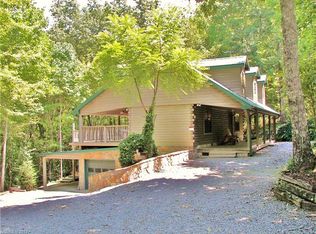 122 Rabbits Pl, Lake Lure, NC 28746